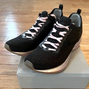 Brooks Levitate 2 LE 1202911B073 Black & Pink Running Shoes Women US Size 9